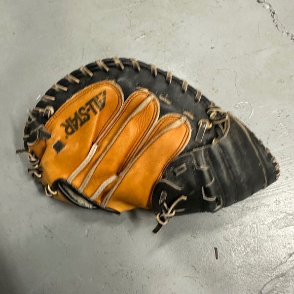 All Star Young Pro Series CM1010BT Catcher's Mitt Baseball Glove - Picture 4 of 5